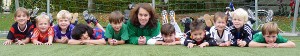 Auf geht´s - Coach Nicole Albeke und ihre Minikicker