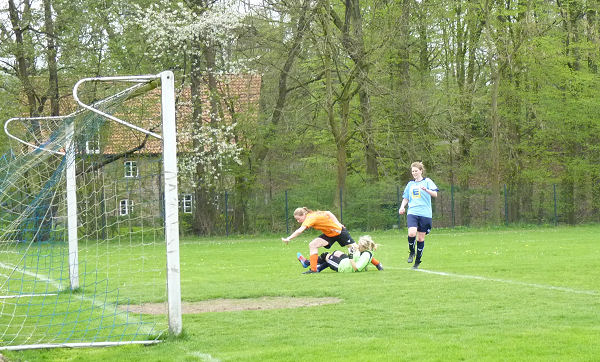 Antonia setzt sich kraftvoll durch - 2:0