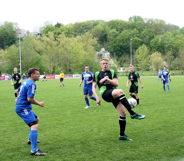 Ligaprimus entscheidet Top-Duell auf Augenhöhe für sich