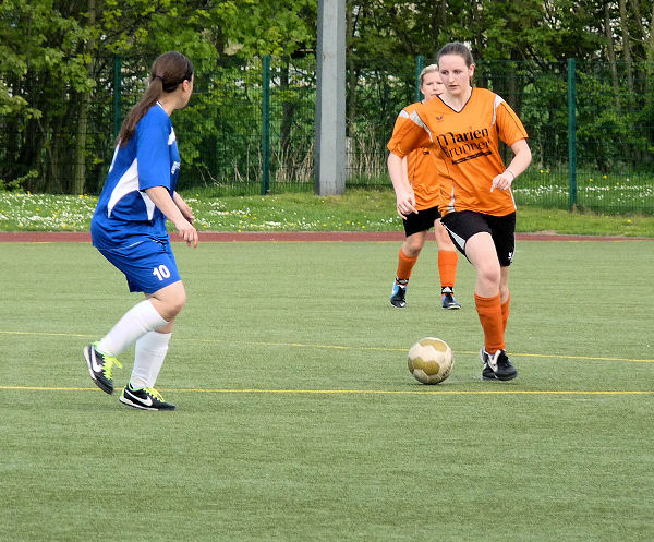 Torschützin Julia - auch im Spielaufbau klasse