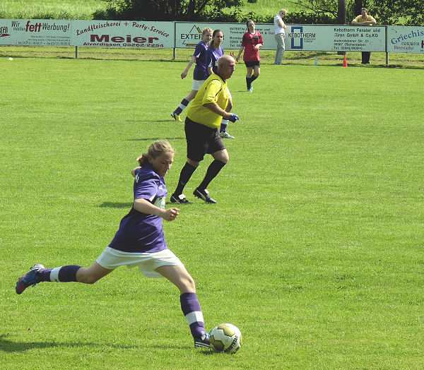 Franzi mit riesen Schritten - auch nach 75 Minuten und 0:1-Rückstand noch kraftvoll und energisch