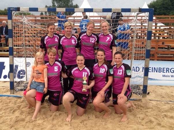 HB_Frauen1_beachhandballlemgo_150713