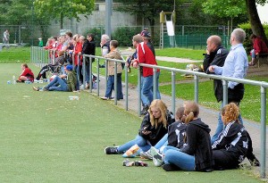 Gäste-Fans sehen eigenes Team stark unter Druck