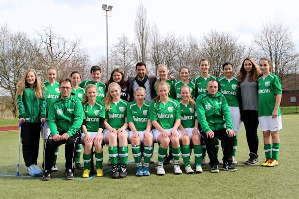 B-Juniorinnen in neuen Trikots