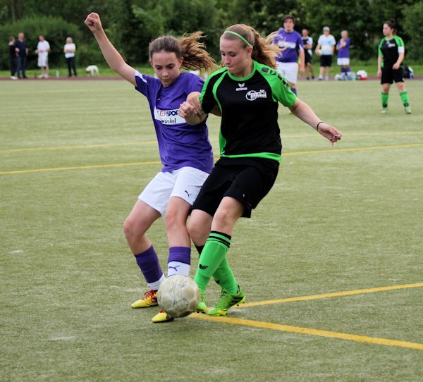 Hannah mit bärenstarker Zweikampfquote - Torschützin zum 5:0
