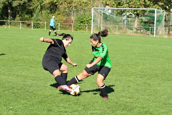 Sarra - wieder mit starkem Spiel in der TuS-Defensive
