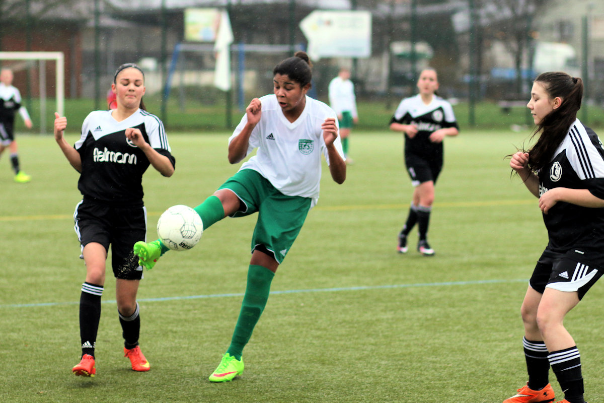 Klasse Partie von Jasmin - erzielt das 3:1mit dem Schlusspfiff