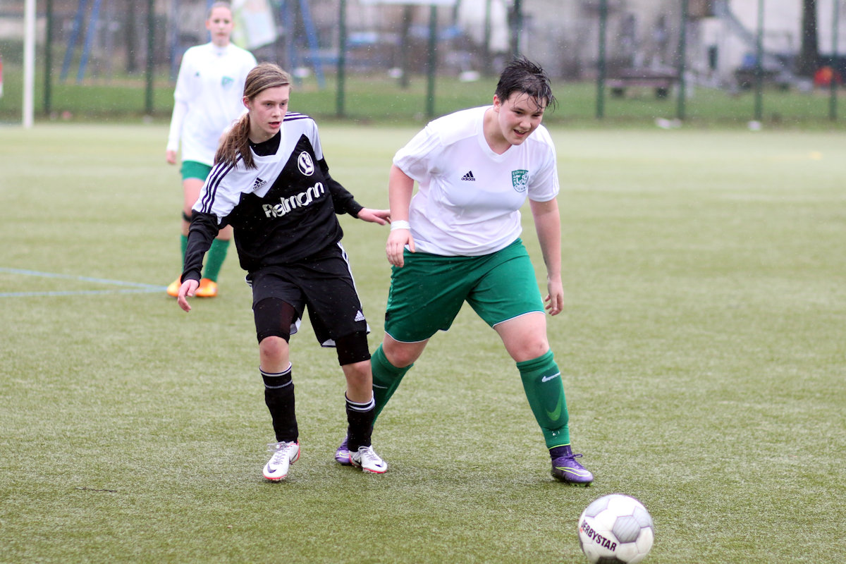 Ball erobern, behaupten und die geniale Flanke zum 2:1 gespielt - Lara gut aufgelegt