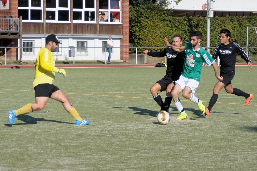 Driss Oubelaid scheitert knapp am gegnerischen Torwart