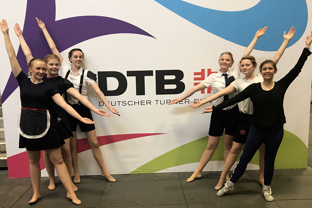 Wettkampf DTB-Dance "Petit Groupe" der "Estrellas" mit Trainerin Gina Kellner