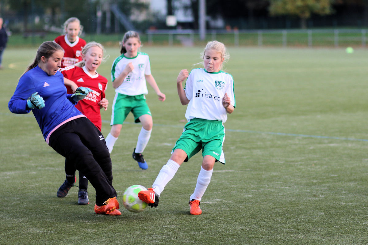 Viele Torchancen in Durchgang 1 - Gäste-Keeper stark