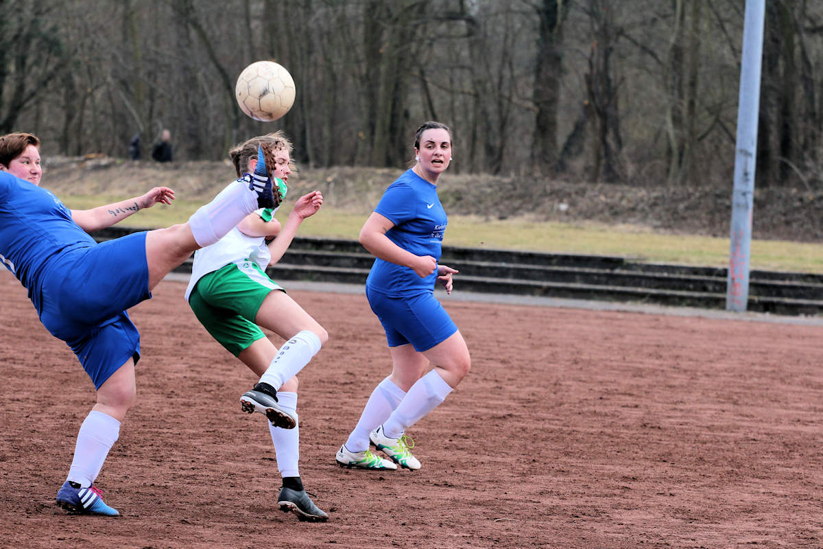 Steffi in Deckung! Müssens 17 dominant, darf sich aber auch viel erlauben