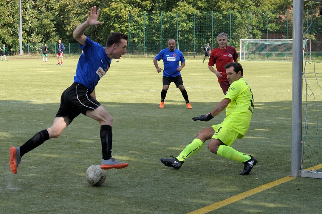 Der Paderborner Torwart mit gutem Stellungsspiel