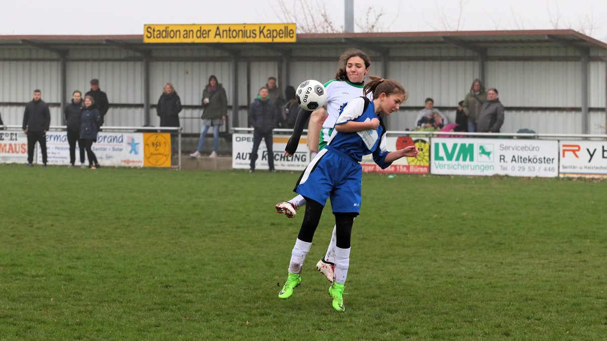 Souveräne Partie - Gute Laune im Eichholzer Fanblock im Stadion an der Antonius Kapelle